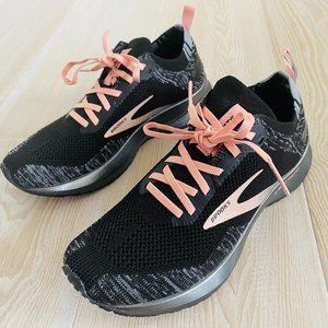 Brooks Running Levitate 4 - Size 7